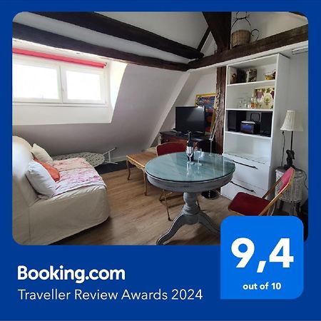 Appartement Coeur De Paris Avec Vue Sur Les Toits Dış mekan fotoğraf