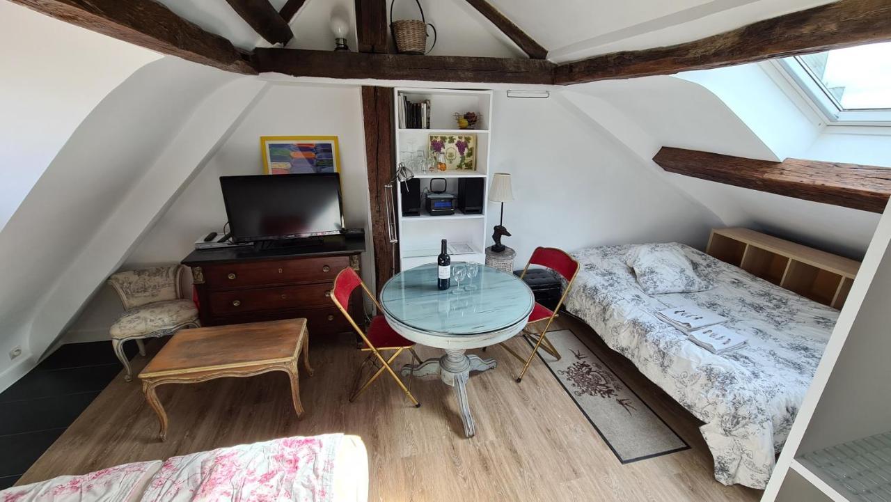 Appartement Coeur De Paris Avec Vue Sur Les Toits Dış mekan fotoğraf