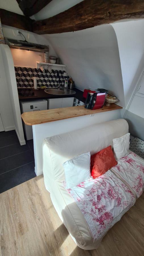 Appartement Coeur De Paris Avec Vue Sur Les Toits Dış mekan fotoğraf