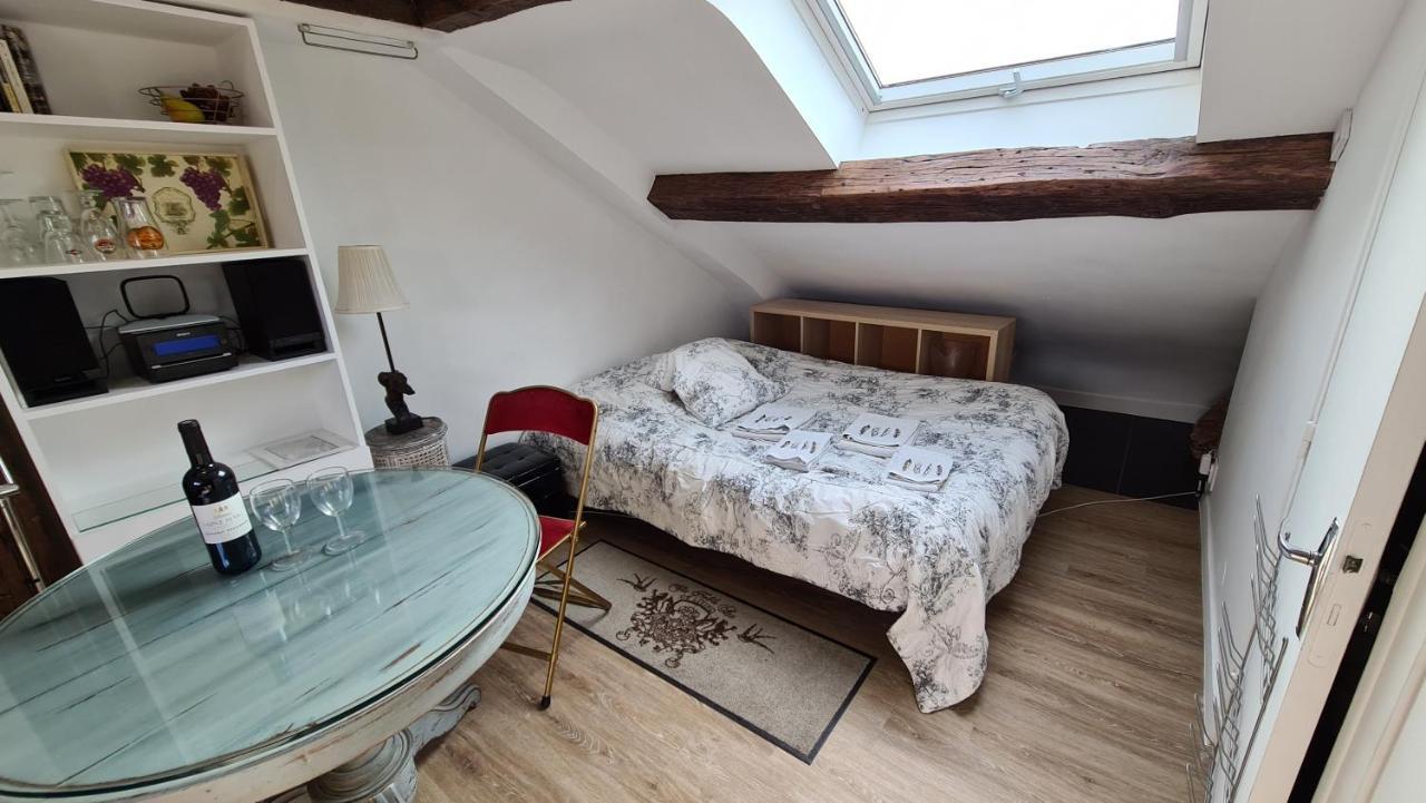 Appartement Coeur De Paris Avec Vue Sur Les Toits Dış mekan fotoğraf
