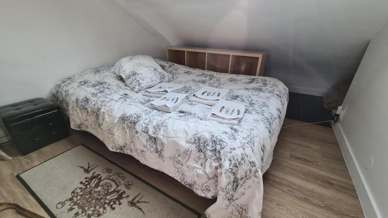 Appartement Coeur De Paris Avec Vue Sur Les Toits Dış mekan fotoğraf